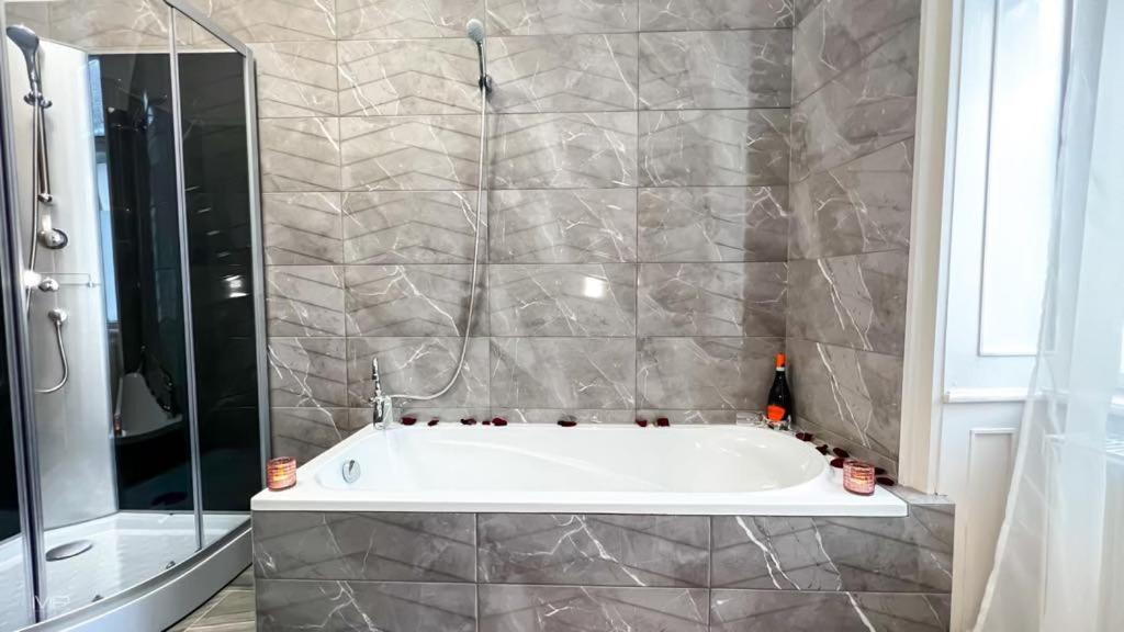 Flamingo Rezidencia Apartman Eger Esterno foto
