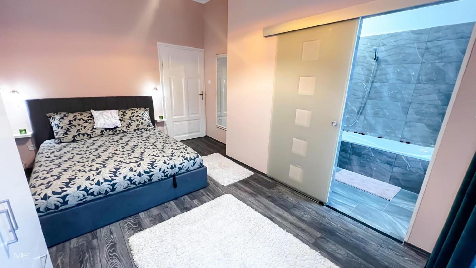 Flamingo Rezidencia Apartman Eger Esterno foto