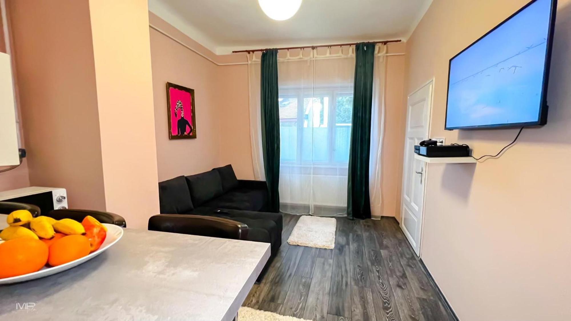 Flamingo Rezidencia Apartman Eger Esterno foto